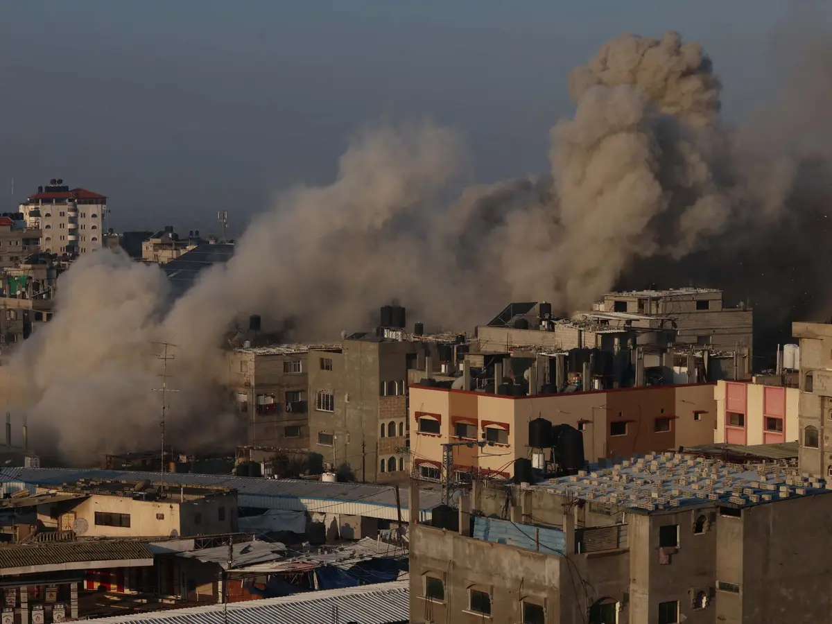 Pada hari Jumat seusai gencatan senjata itu berakhir, Militer Israel menyebar ke Kota Gaza dan bagian selatan Gaza